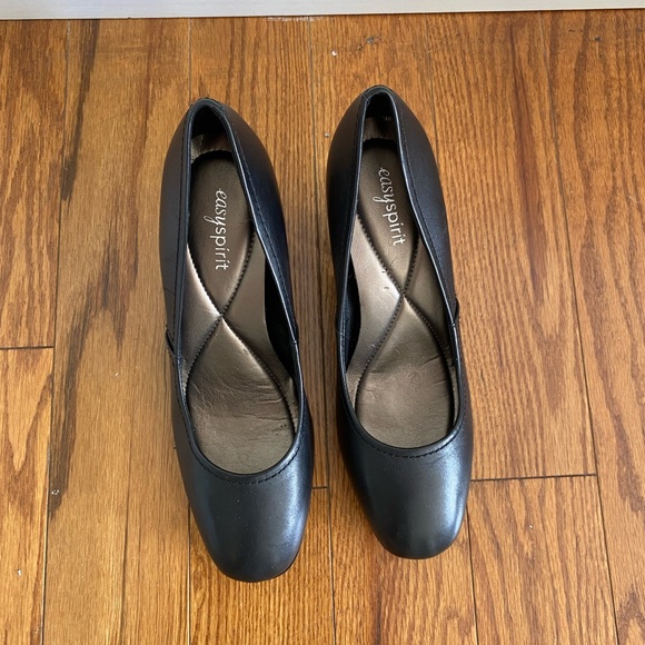 EASYSPIRIT Padded Heels - Picture 2 of 6